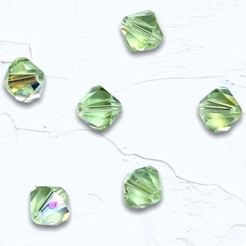 8mm. YEŞİL PİRAMİD ÇEK KRİSTALİ PAKET