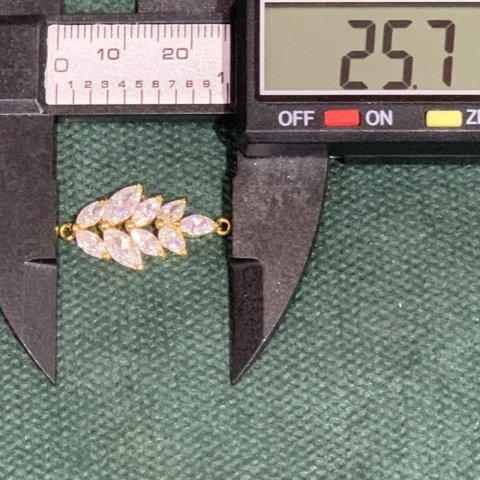 2.5cm. PIRLANTALI YAPRAK
