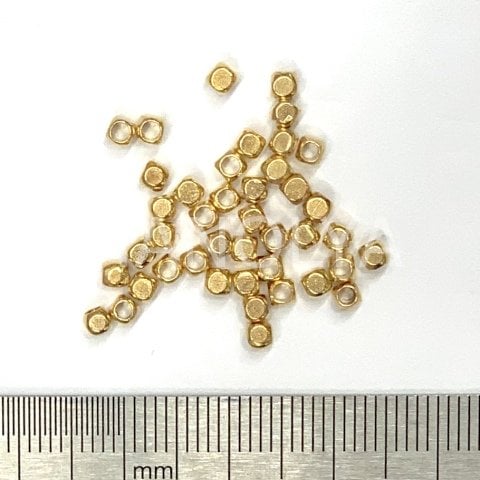 2,4mm. ORTA BOY MİNİK KÜP PAKET ALTIN KAPLAMA