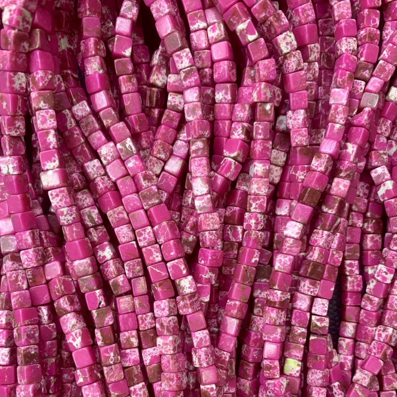 4,5mm. PEMBE KÜP VARİSİT