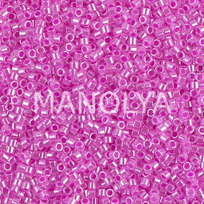DB247-DELICA BD LINED CRYSTL/FUCHSIA
