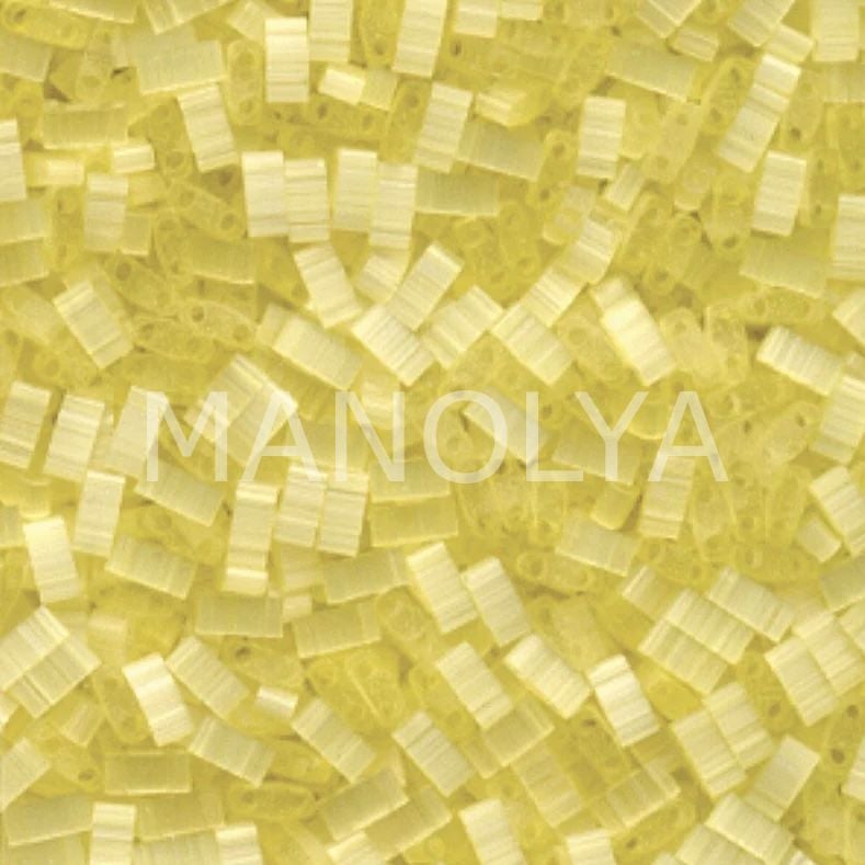 HTL2554 Miyuki Half Tila Silk Pale Yellow (Yarım Tila 2554)